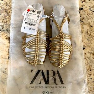 Zara Girls Strappy Gold Fisherman Sandals, Sz 10.5